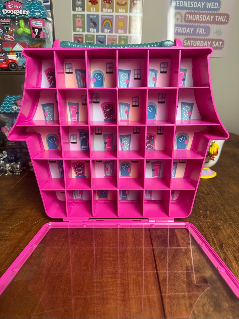 Doorable collection case - Picture 3 of 3